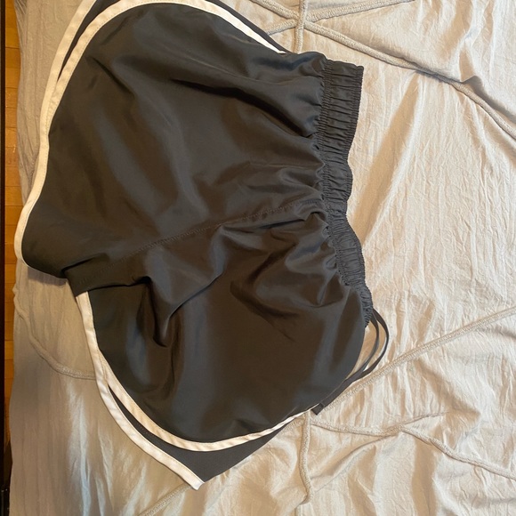 Nike womens shorts - Picture 2 of 2